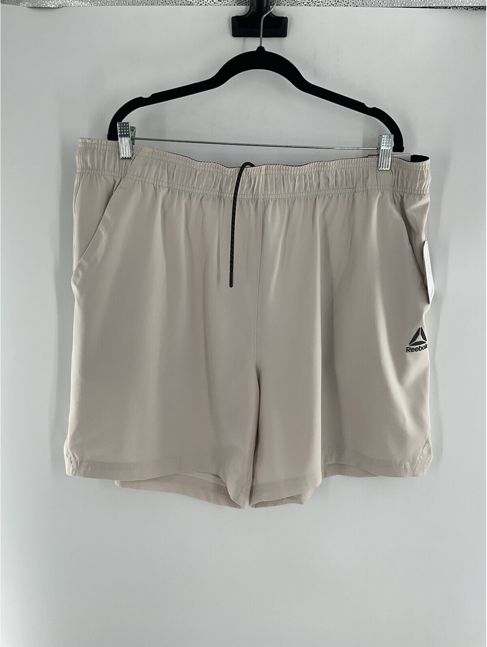 Reebok Men’s 6 Inch Inseam Beige Shorts Athletic Size 2XL NWT 007